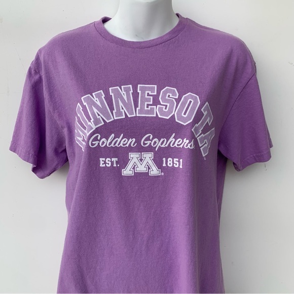 Minnesota Golden Gophers women’s short sleeve‎ tee in lavender.  Best fans of MN - Picture 2 of 10